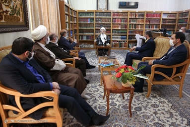 دیدار دکتر علی عسکری، رئیس صداوسیما با آیت الله مکارم شیرازی 
