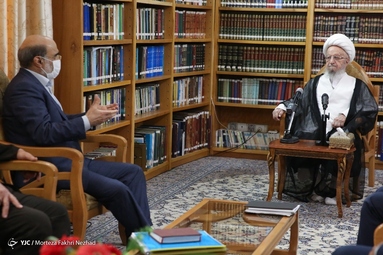 دیدار دکتر علی عسکری، رئیس صداوسیما با آیت الله مکارم شیرازی
