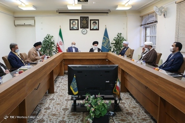 دیدار دکتر علی عسکری، رئیس صداوسیما با آیت الله بوشهری 