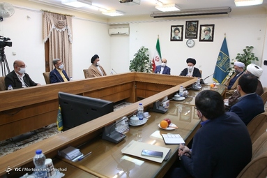 دیدار دکتر علی عسکری، رئیس صداوسیما با آیت الله بوشهری 