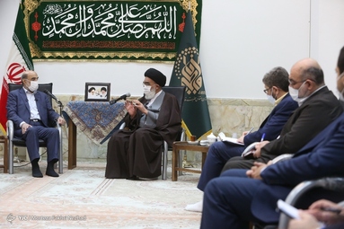 دیدار دکتر علی عسکری و معاونین ، رئیس صداوسیما با آیت الله سعیدی 