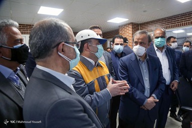 «علیرضا رزم حسینی» وزیر صمت در سفر به استان یزد معدن سرب و روی تاج کوه و طرح کنسانتره روی متعلق به شرکت سرب و روی مهدی آباد در شهرستان مهریز را افتتاح کرد