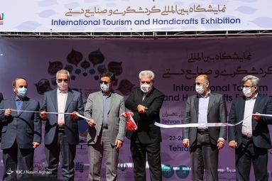 افتتاح نمایشگاه گردشگری و صنایع دستی
