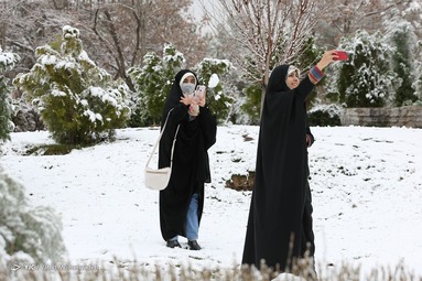 بارش برف اصفهان - کوه صفه