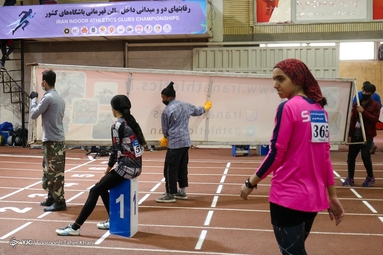 رقابت های دوومیدانی داخل سالن بانوان قهرمانی باشگاه های کشور روز یکشنبه در سالن مجموعه ورزشی آفتاب برگزار شد.