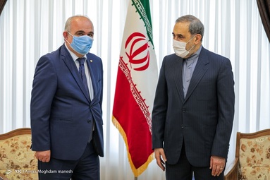 دیدار دکتر ولایتی مشاور مقام معظم رهبری با سفیر روسیه در ایران