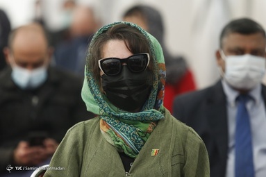 کاشت نهال توسط حناچی، شهردار تهران به مناسبت هفته درختکاری