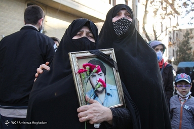 تشییع پیکر شهید «منوچهر تقدسی» پس از ۲۸ سال