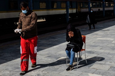 تست کرونا از مسافرین ریلی - ایستگاه راه آهن‎ اهواز