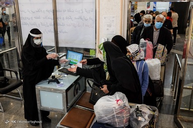 تست کرونا از مسافرین ریلی - ایستگاه راه آهن‎ اهواز