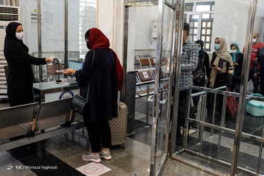 تست کرونا از مسافرین ریلی - ایستگاه راه آهن‎ اهواز