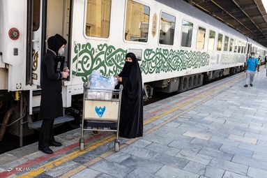 تست کرونا از مسافرین ریلی - ایستگاه راه آهن‎ اهواز