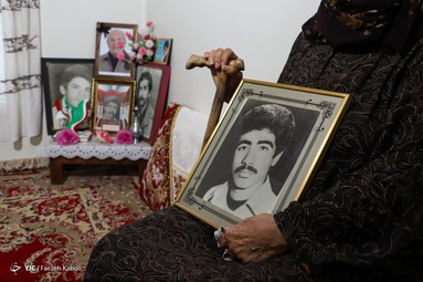 گل جهان مهدان، مادر شهید مفقود الاثر علی اصغر کوچکی. شهادت  ۱۳۶۰ - روستای سالیکنده - استان گلستان