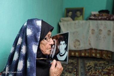 حلیمه اسحاقی، مادر شهیدان عبدالحمید و عبدالصاحب داوری در سال ۶۴ و ۶۵ به شهادت رسیدند -روستای کوهستان - استان گلستان