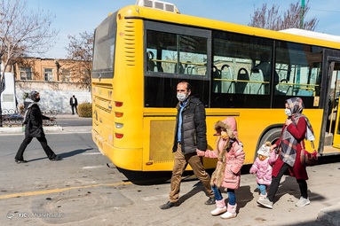 کودکان بی پناه در ازدحام بازار کرونایی شب عید‎