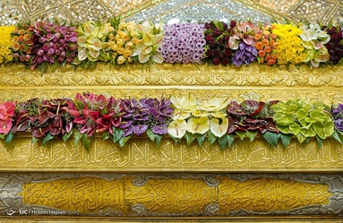 حال و هوای بین الحرمین؛ حرم و ضریح گل آرایی شده حضرت اباعبدالله الحسین (ع) در شب ولادت آن حضرت - کربلای معلی