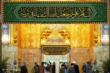 حال و هوای بین الحرمین؛ حرم و ضریح گل آرایی شده حضرت اباعبدالله الحسین (ع) در شب ولادت آن حضرت - کربلای معلی