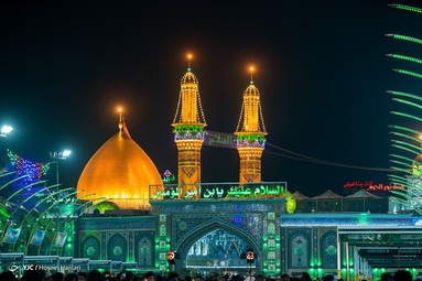 حال و هوای بین الحرمین؛ حرم و ضریح گل آرایی شده حضرت اباعبدالله الحسین (ع) در شب ولادت آن حضرت - کربلای معلی