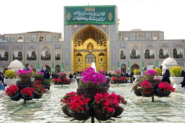 گل آرایی و چراغانی حرم مطهر رضوی