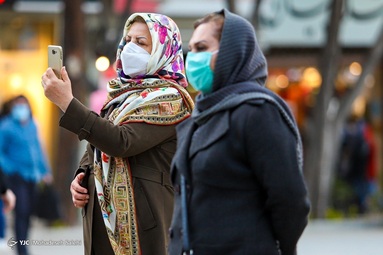 باز آفرینی آیین های نوروزی توسط عروسک های غول پیکر - چهارباغ اصفهان