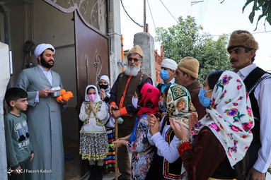 آیین سنتی «نوروزخوانی» هر سال در روز‌های آخر اسفند در روستا‌های استان گلستان با رسوم خاصی برگزار می‌شود و نوروزخوان مردم را به آمدن بهار مژده می‌دهد.