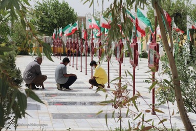 لحظه تحویل سال ۱۴۰۰ - گلزار شهدای سیستان و بلوچستان
