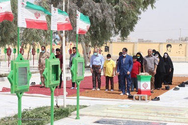 لحظه تحویل سال ۱۴۰۰ - گلزار شهدای سیستان و بلوچستان