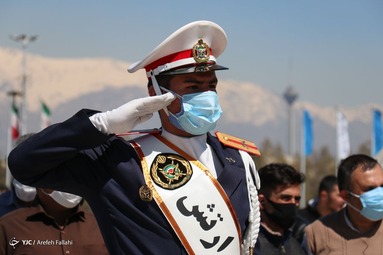 لحظه تحویل سال ۱۴۰۰ در میدان آزادی