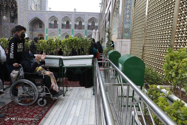 تحویل سال نو در حرم امام رضا (ع)