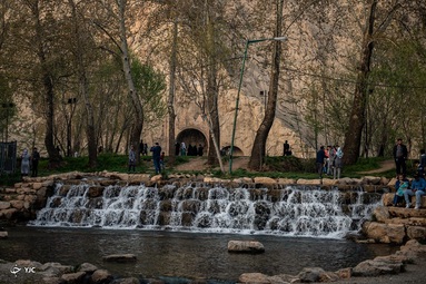 بازدید مسافران نوروزی از طاق بستان