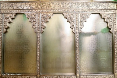 آیین غباروبی و گنبد شویی حرم مطهر حضرت شاهچراغ (ع)