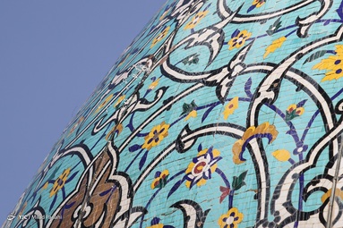 آیین غباروبی و گنبد شویی حرم مطهر حضرت شاهچراغ (ع)