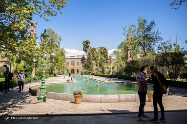 بازدید گردشگران از کاخ گلستان - تهران
