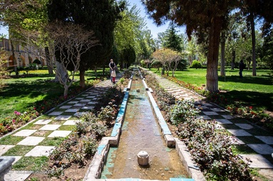 بازدید گردشگران از کاخ گلستان - تهران