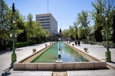 بازدید گردشگران از کاخ گلستان - تهران