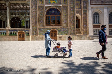 بازدید گردشگران از کاخ گلستان - تهران