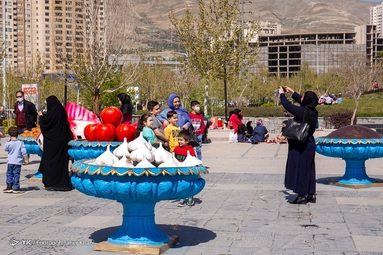 گردشگران نوروزی با وجود شیوع ویروس کرونا با سفر به تهران باعث شدند این شهر از زرد به نارنجی تغییر وضعیت دهد