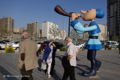 گردشگران نوروزی با وجود شیوع ویروس کرونا با سفر به تهران باعث شدند این شهر از زرد به نارنجی تغییر وضعیت دهد