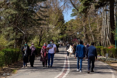گردشگران نوروزی با وجود شیوع ویروس کرونا با سفر به تهران باعث شدند این شهر از زرد به نارنجی تغییر وضعیت دهد