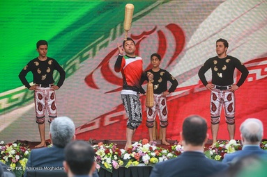 برگزاری جشن ملی پرچم همزمان با روز جمهوری اسلامی ایران - گذر فرهنگ تهران
