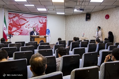 بازدید محمد عباسی از باشگاه خبرنگاران جوان