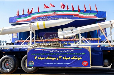 مراسم رژه خودرویی روز ارتش جمهوری اسلامی ایران با حضور فرماندهان ارتش