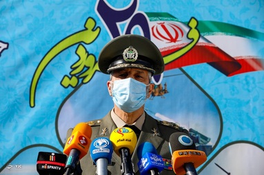 مراسم رژه خودرویی روز ارتش جمهوری اسلامی ایران با حضور فرماندهان ارتش