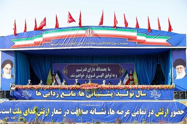 مراسم رژه خودرویی روز ارتش جمهوری اسلامی ایران با حضور فرماندهان ارتش