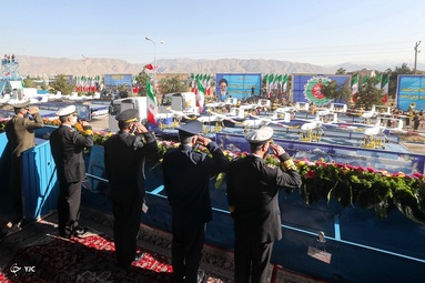 مراسم رژه خودرویی روز ارتش جمهوری اسلامی ایران با حضور فرماندهان ارتش