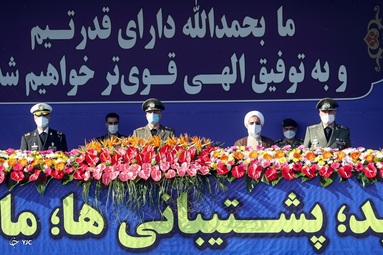 مراسم رژه خودرویی روز ارتش جمهوری اسلامی ایران با حضور فرماندهان ارتش