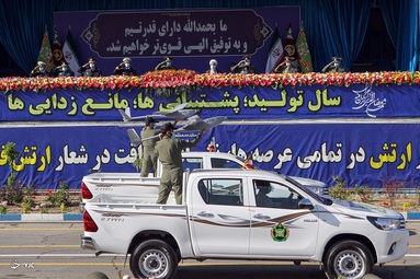 مراسم رژه خودرویی روز ارتش جمهوری اسلامی ایران با حضور فرماندهان ارتش