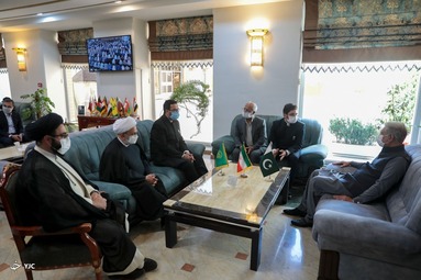دیدار شاه محمود قریشی، وزیر امور خارجه پاکستان با حجت الاسلام احمد مروی، تولیت آستان قدس رضوی