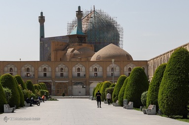 تعطیلی ادامه دار مغازه ها و کسبه در بازار میدان نقش جهان - اصفهان