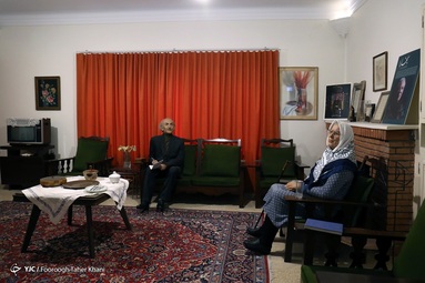 ‫رونمایی از تمبر  یادبود «سیمین و جلال»